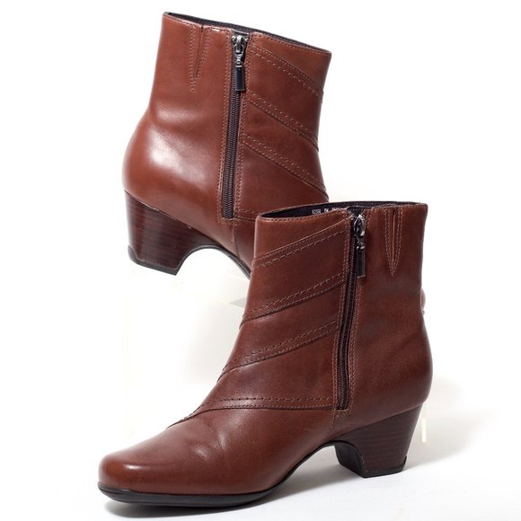 clarks active air boots